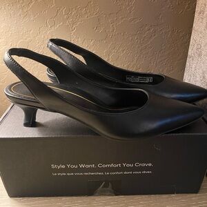 Vionic - “Ziva” Slingback, Kitten Heel, Women’s Size 7M